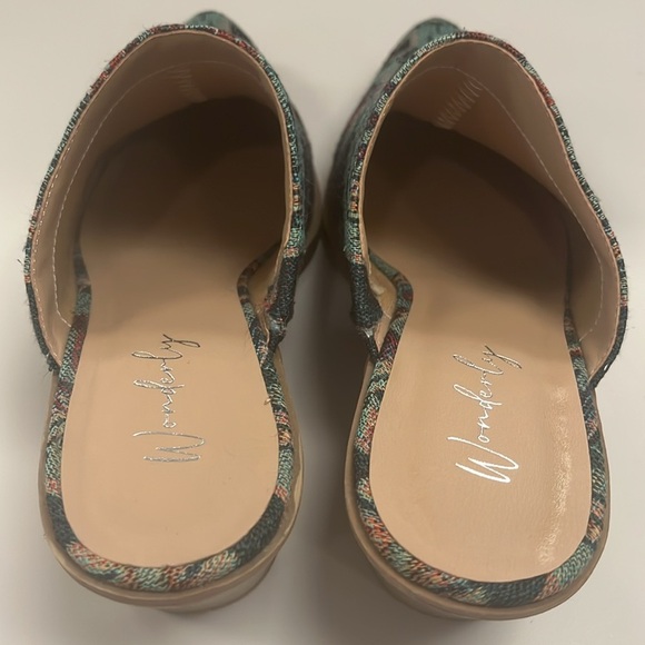 Wonderly Multicolor Patterned Tapestry Mules size 8 / barely worn - Picture 4 of 8
